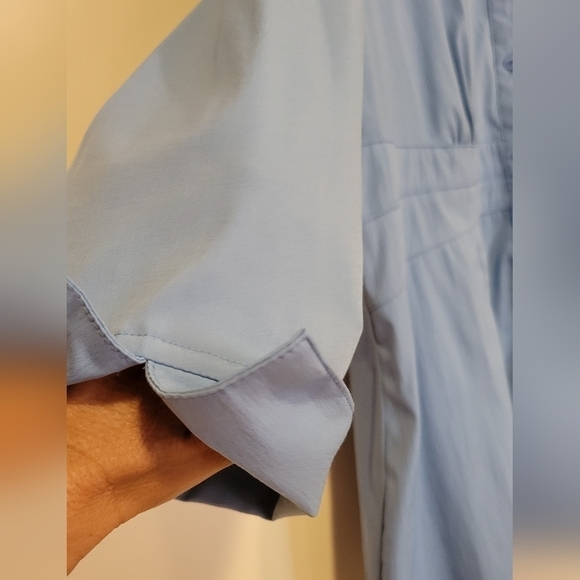 Como stretch blue 3/4 sleeve, cuffed button up blouse Size XL - Picture 3 of 5